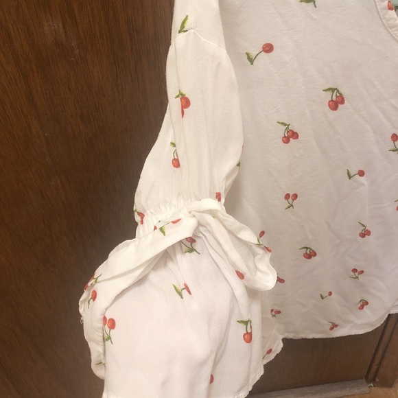 Top - Picture 2 of 3